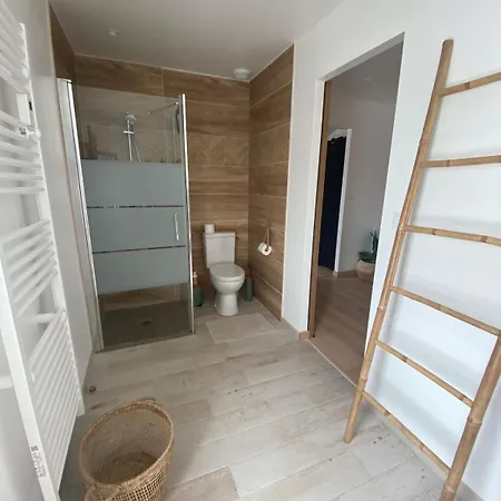 Maison Louis * 생-피에르-돌레롱